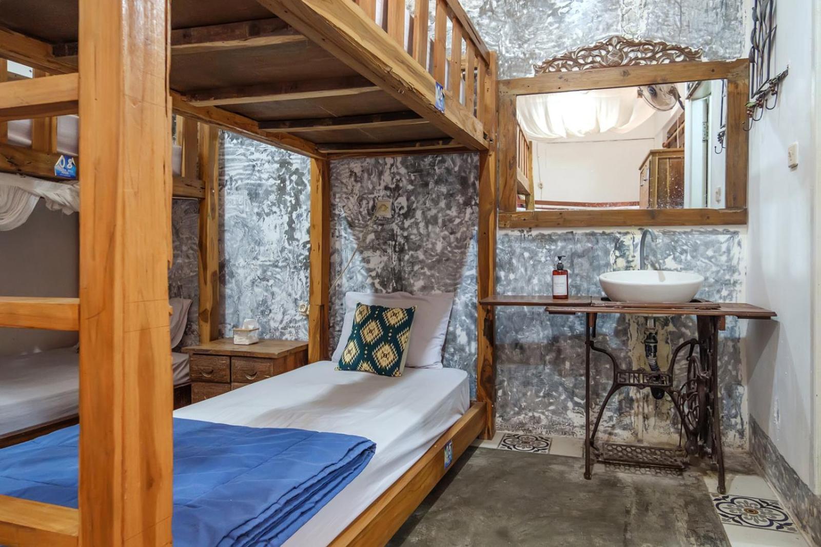 Twospaces Living At Wave And Chill House, Canggu ภายนอก รูปภาพ